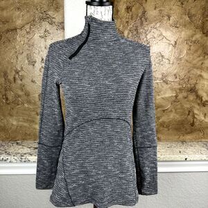 Lululemon Women's 6? Brisk Running 1/2 Zip Activewear Top‎ in Coco Pique Black